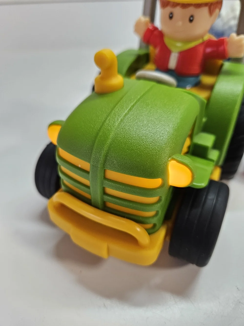 Battat Farming Fun Tractor 7 Pieces Lights and Sounds Toddler Toy Farm Sheep Cow